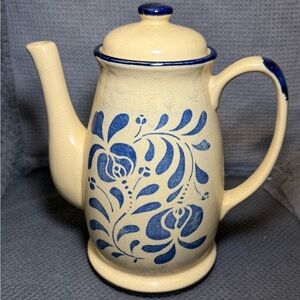 Pfaltzgraff Yorktowne Coffee /Tea Pot With Lid